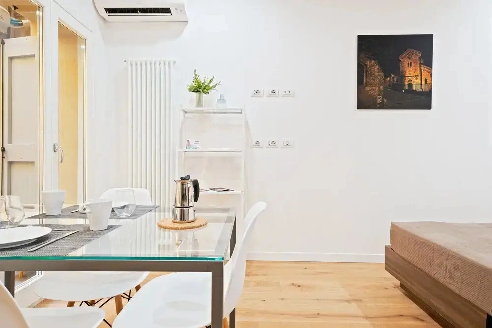 Due Torri Elegant Mini House