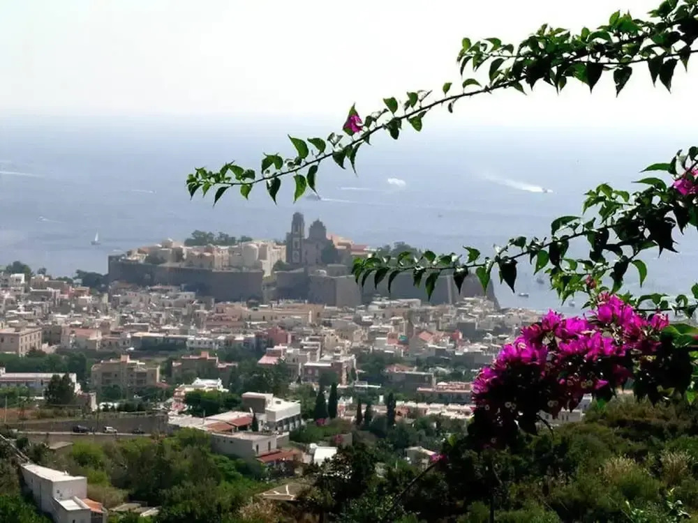 Apartment With 2 Bedrooms in Pianoconte, With Wonderful sea View, Furnished Terrace and Wifi Near the Beach