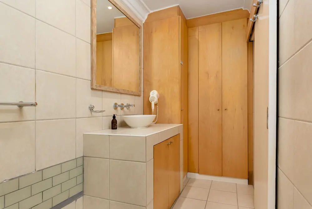 Caprice Court 6