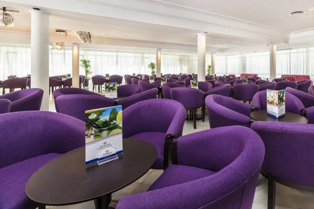 Отель Globales Condes de Alcudia
