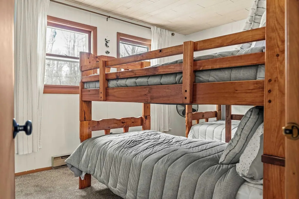 The Pines Cozy Arrowhead Lake Escape With Pools and Outdoor Adventures