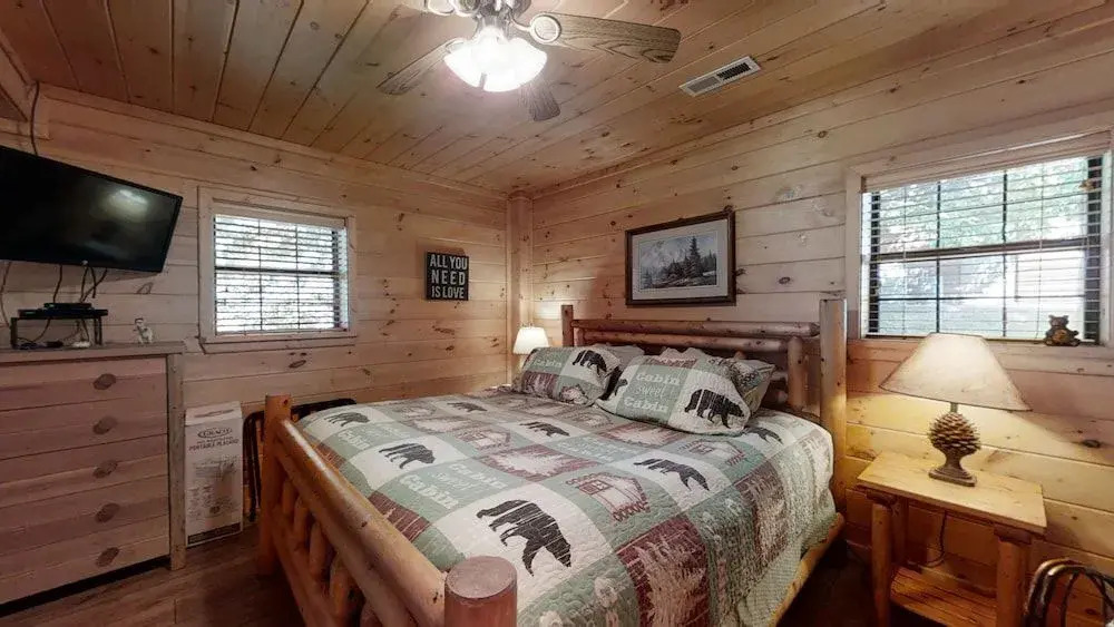 Karen's 2 Bedroom Cabin by Redawning