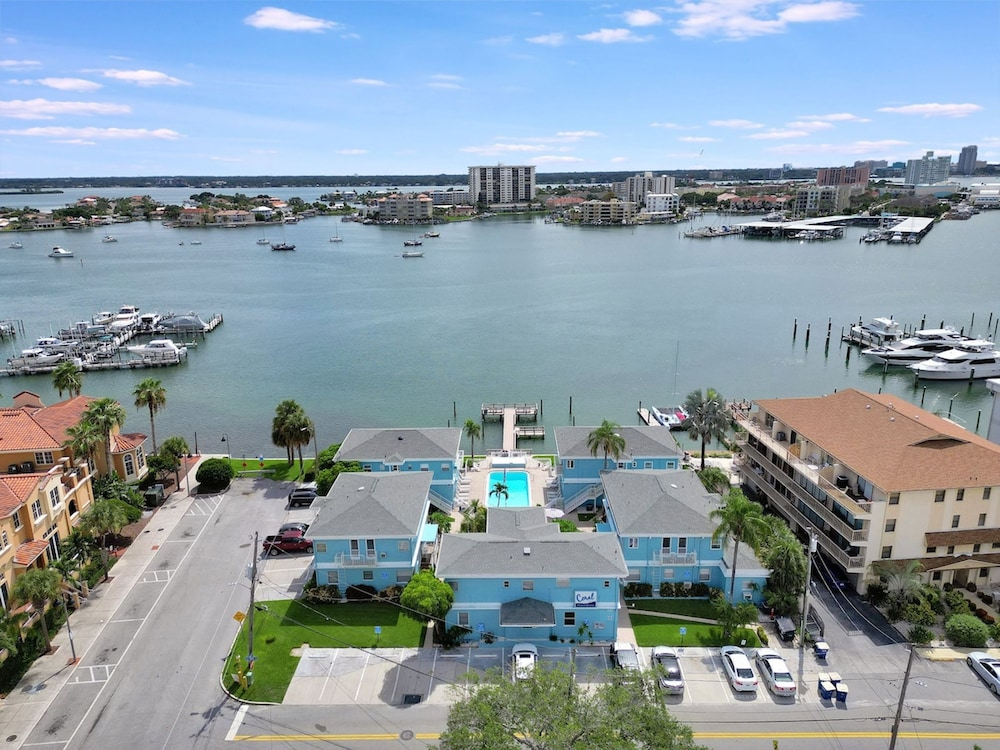 Luxury Waterside Suite 2mins 2 Beach Heated Pool