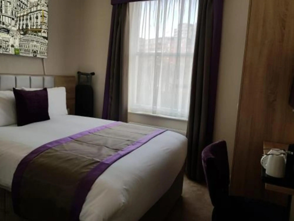 OYO Townhouse 30 Sussex Hotel