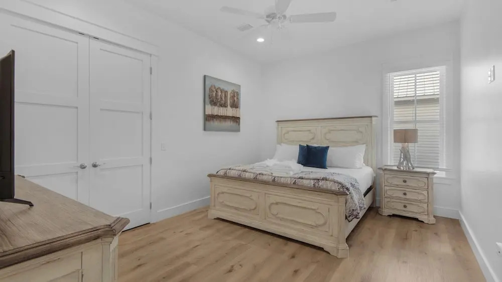 3br/2.5ba, Sleeps 8, Private Beach Access!
