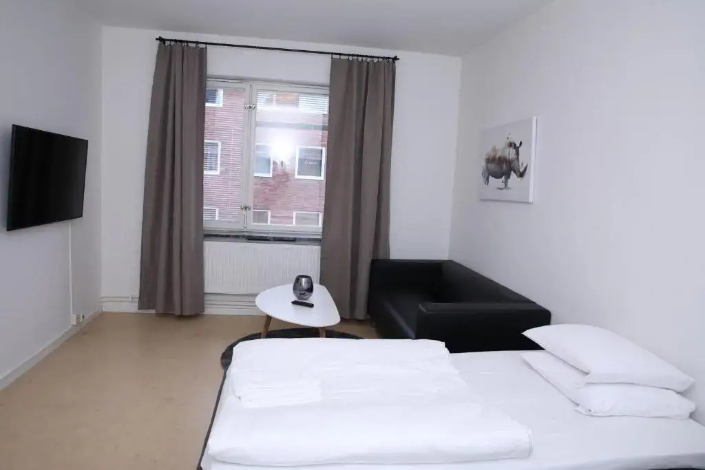 Fastliving Apartment Hotel