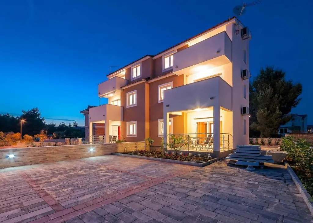Apartments Hrvoje