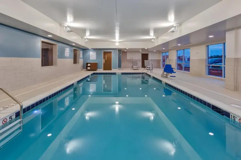 Holiday Inn Express & Suites - Cedar Springs - Grand Rapids N by IHG
