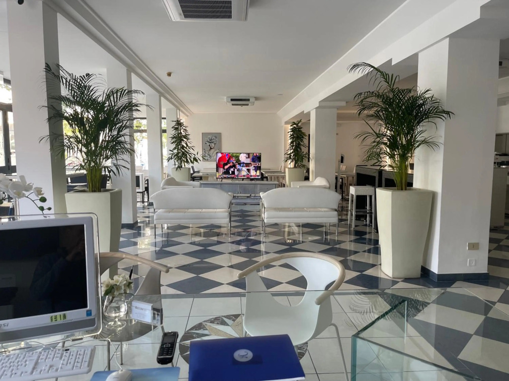 Hotel Athena