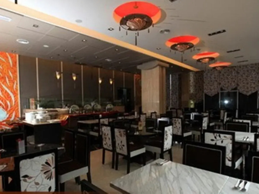 Crown Garden Hotel