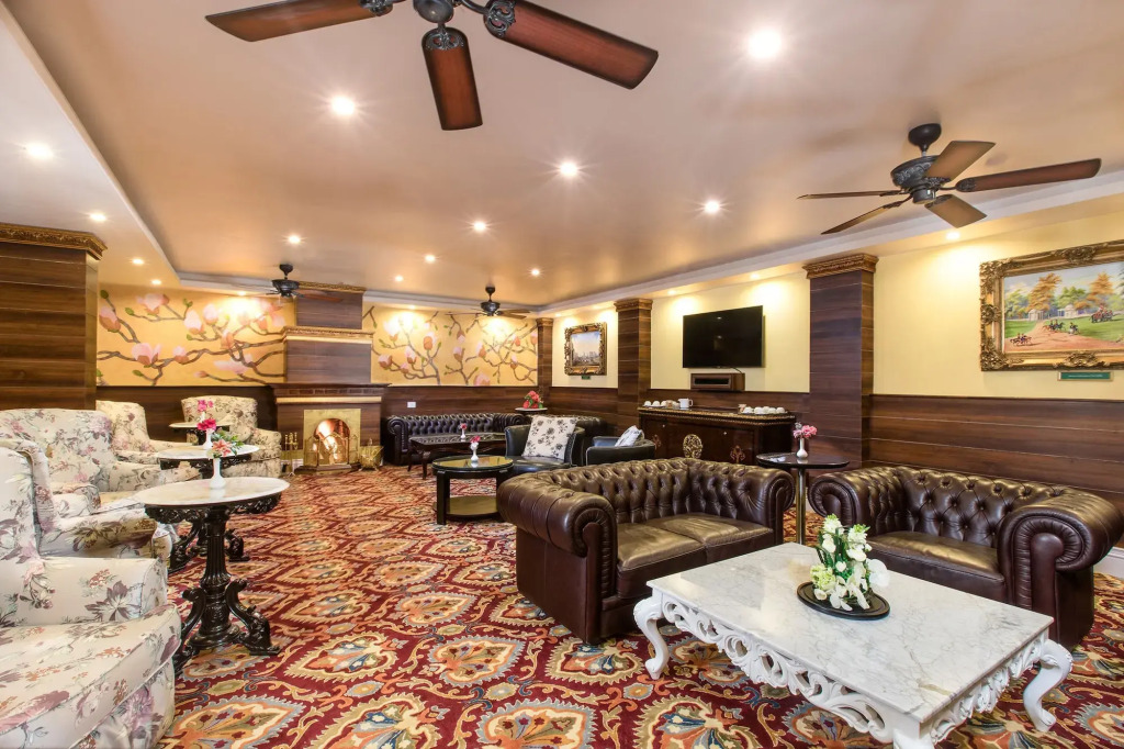 MAYFAIR Himalayan Spa Resort