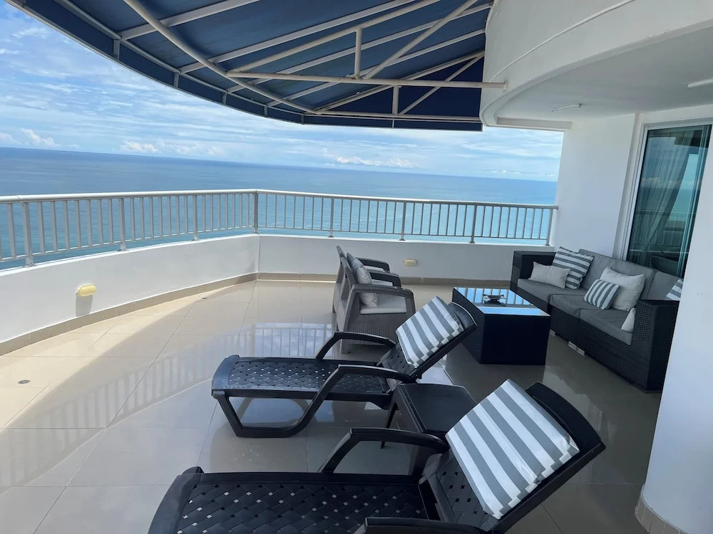 Palmetto Penthouse Deluxe Beautiful View and Sunset Floor 39