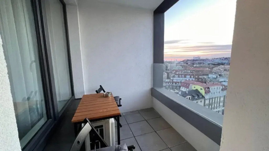 2 room Apartment, with a view of the castle