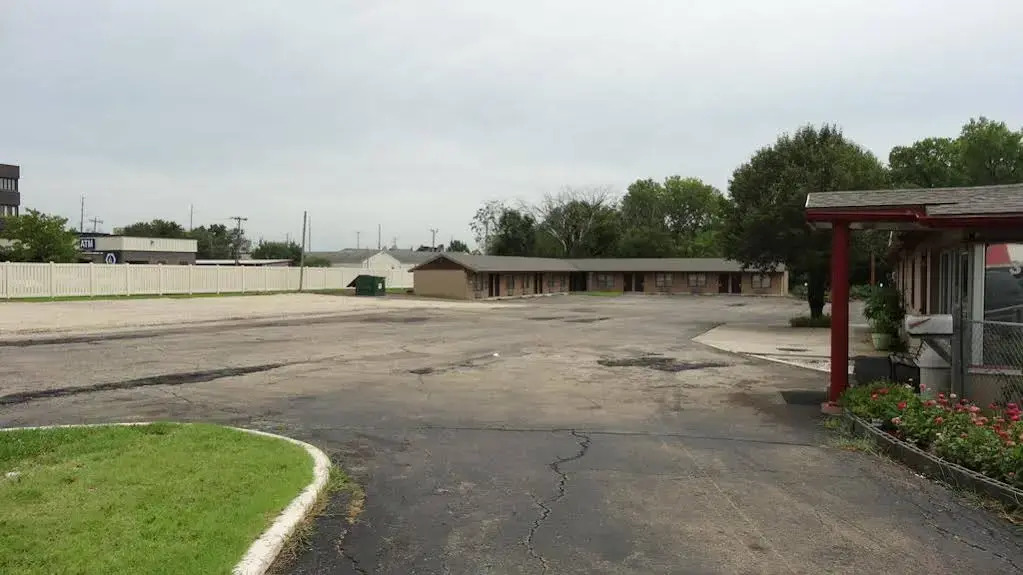 Country Club Motel