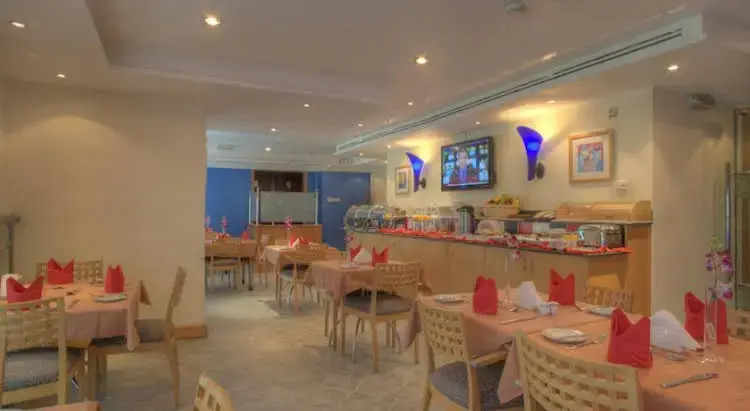 Al Diar Palm Suites Hotel