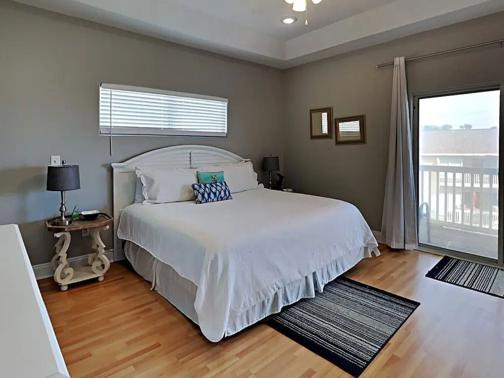 Sandpiper Cove #4213 by Southern Vacation Rentals
