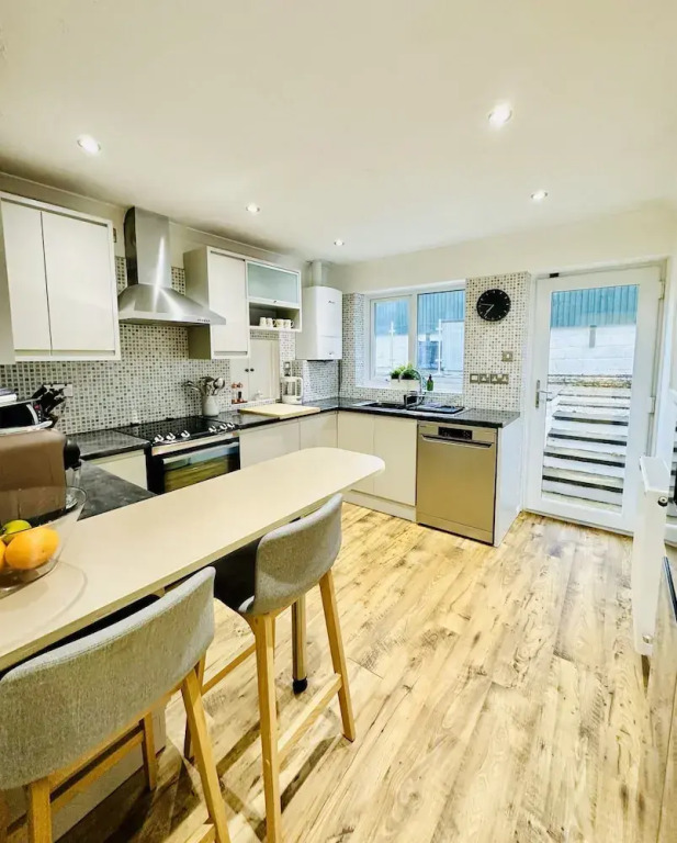 House, Pentire, Newquay, Near Beaches With Parking