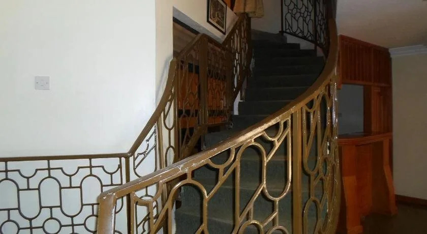 Crown Suites Hotel