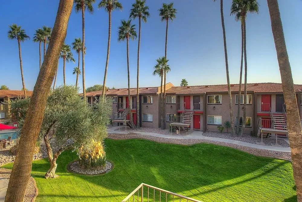 206 Fully Furnished 1BR Suite-Prime Location! by RedAwning