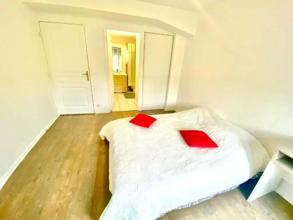 Grand appartement proche Roissy, Parc Astérix, Mer de sable