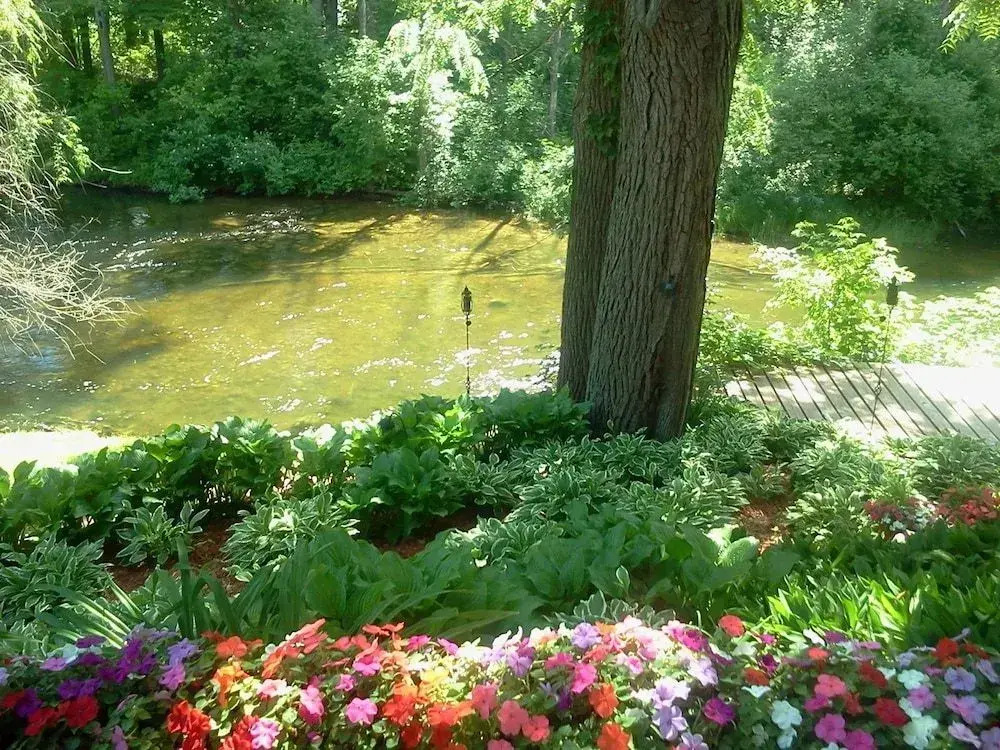 Stone Waters Inn