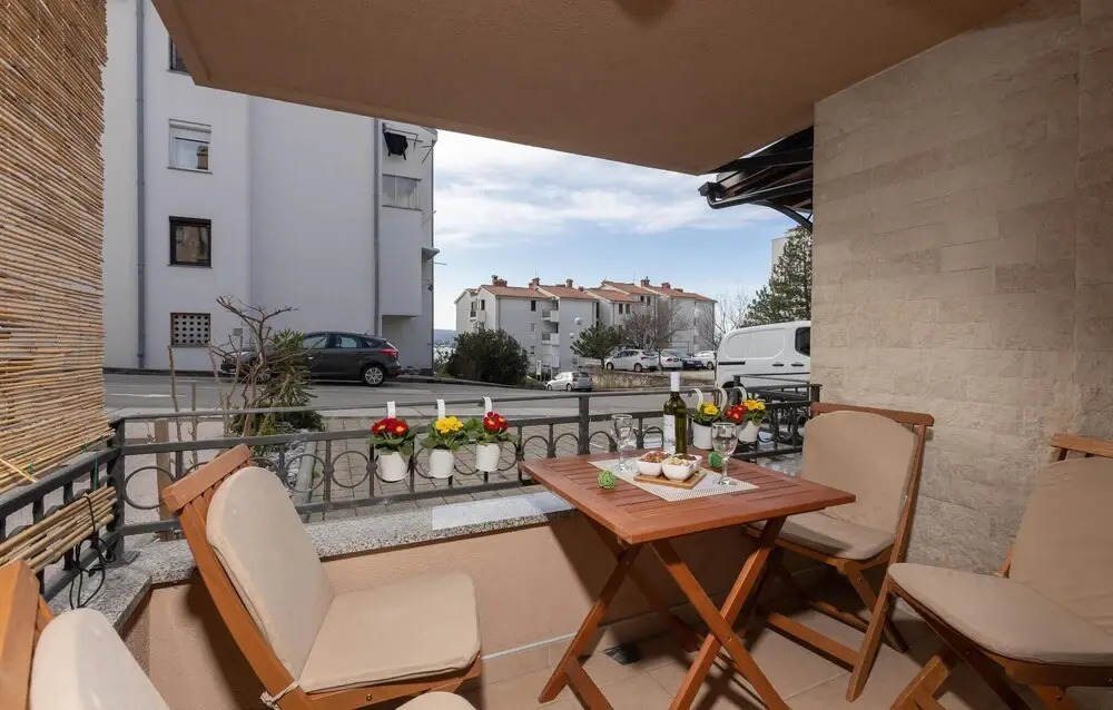 Beautiful Apartment in Crikvenica With Wifi