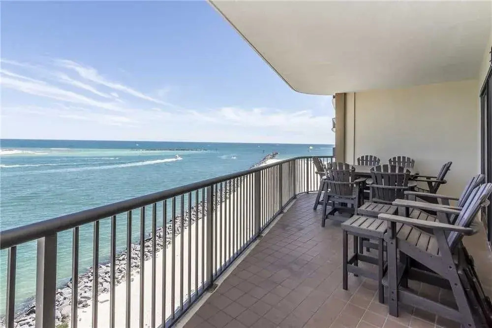 Grand Pointe 605 - 3 Br home by RedAwning