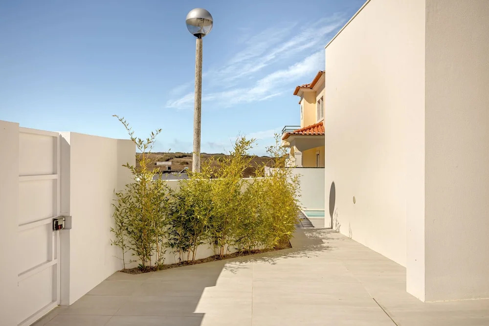 Ericeira Modern Bright With Pool by Homing