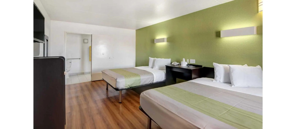 Motel 6-Dallas, TX - Forest Lane