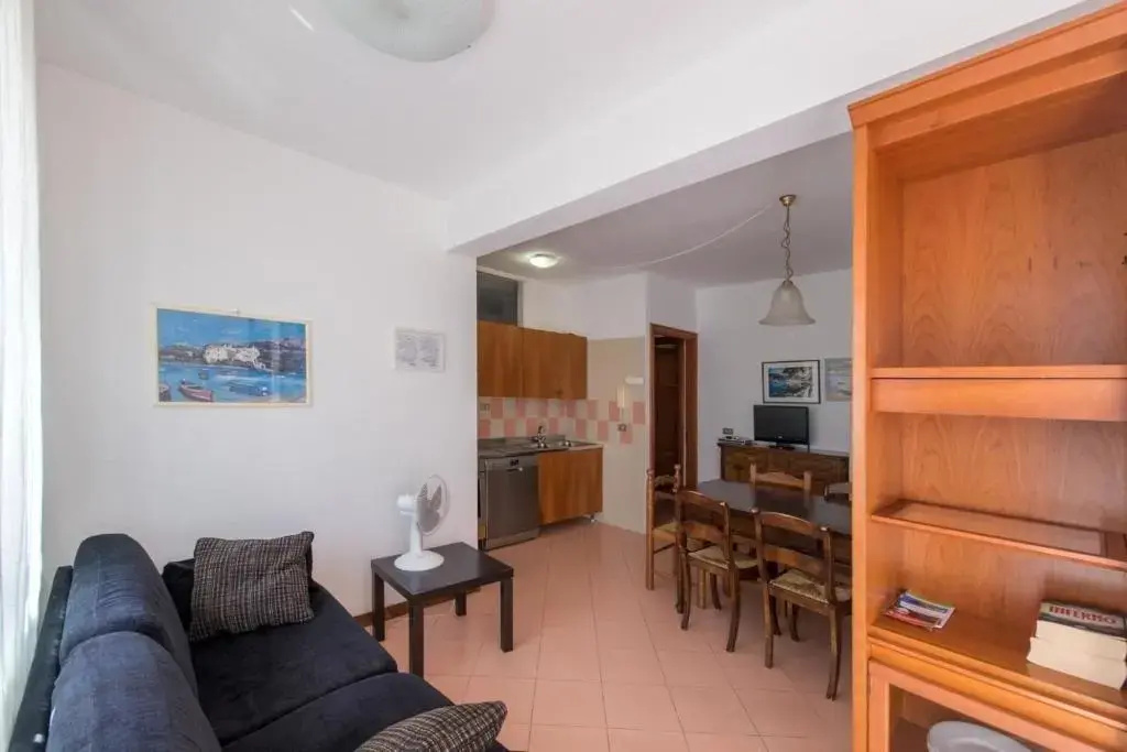 Ferienwohnung für 4 Personen 2 Kinder ca 50 m in Finale Ligure, Italienische Riviera Palmenriviera