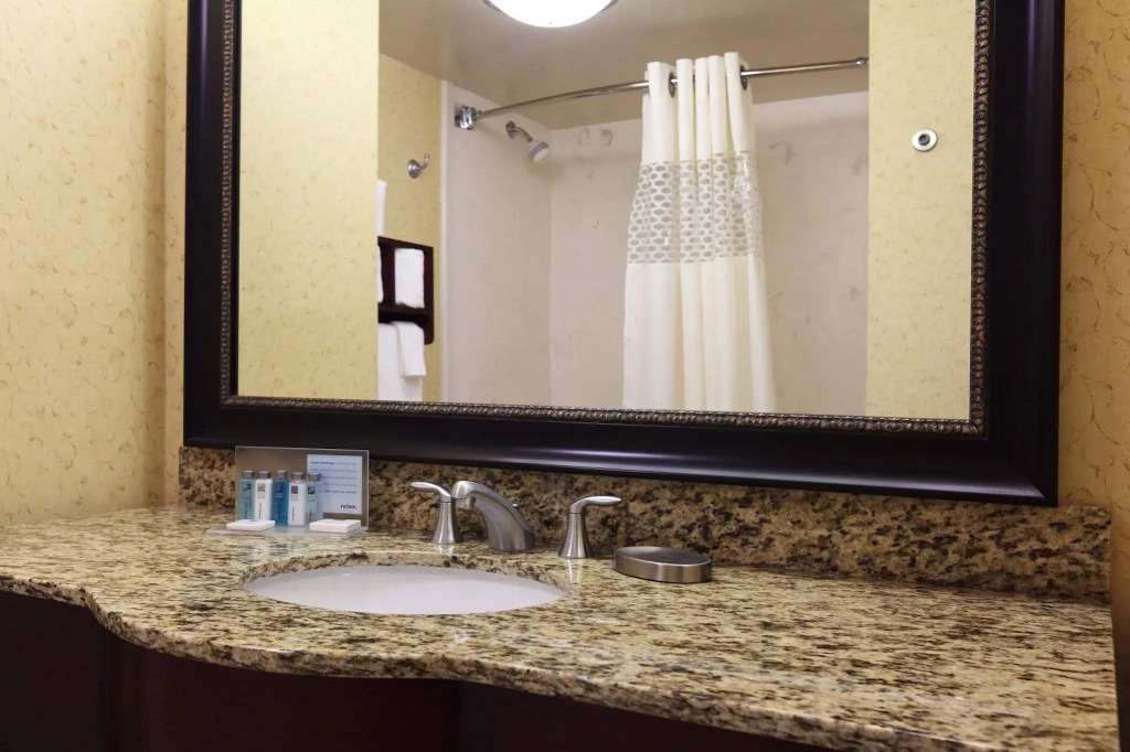 Hampton Inn & Suites Charlottesville at the University