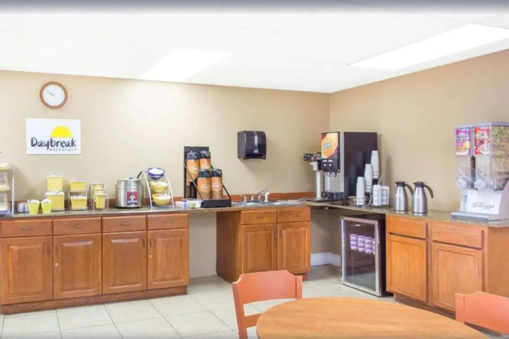 Days Inn by Wyndham Albany
