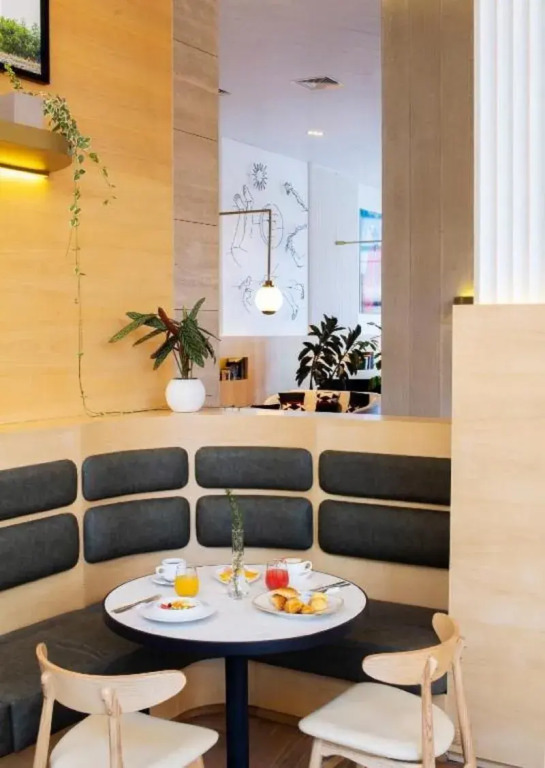 Met Hotel