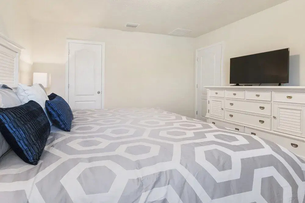 Windsor at Westside - 8882 Geneve Court
