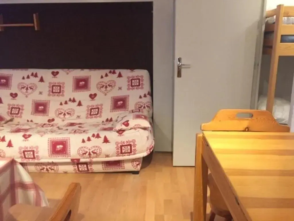Studio cabine 8 pers, Sud, pied de piste, centre station, proche commerces et ESF - FR-1-330-40