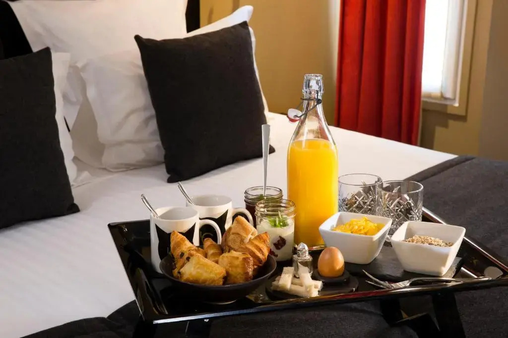Hotel Le Chat Noir