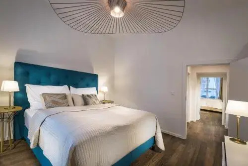 Luxury Modern Designed Oldtown Apartment