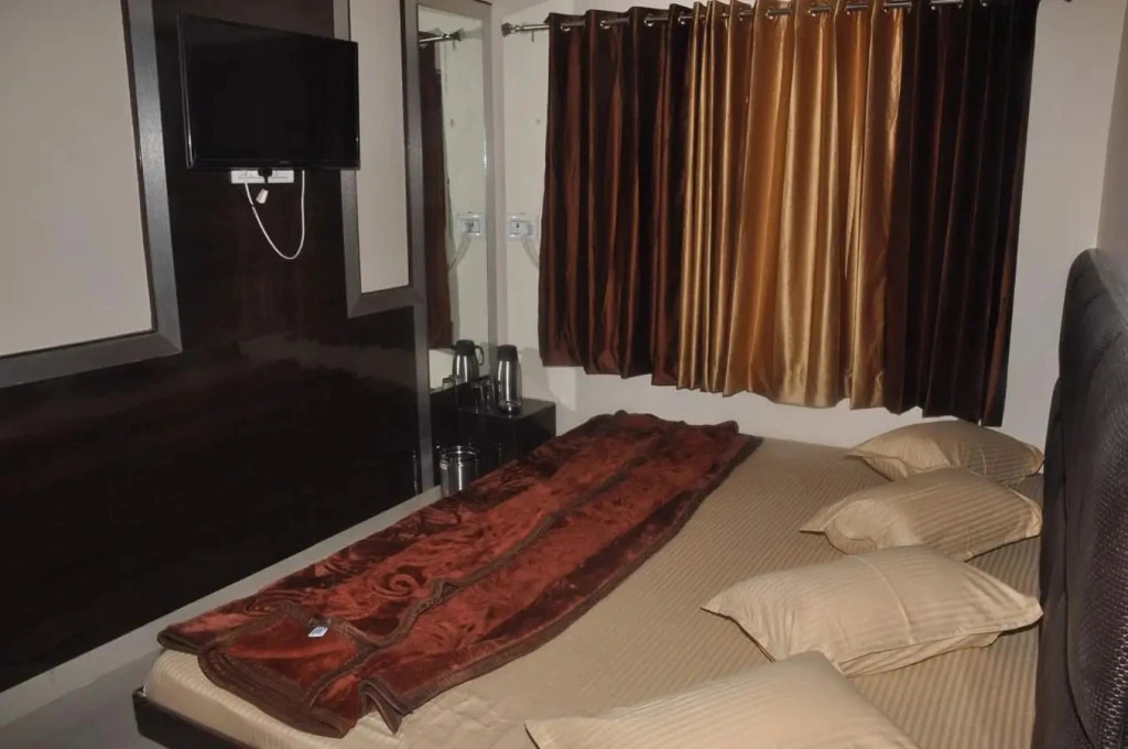 Hotel Golden Leaf
