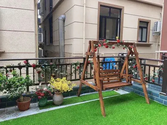Half-corner Hostel