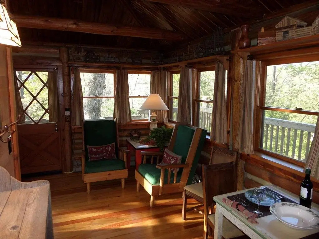 Lake Lucerne Treehouse
