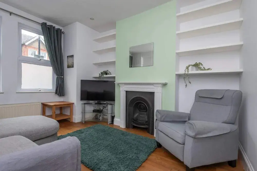 Ground Floor Apartment - Private Garden
