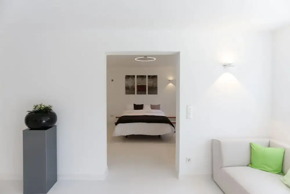 the white design apartment