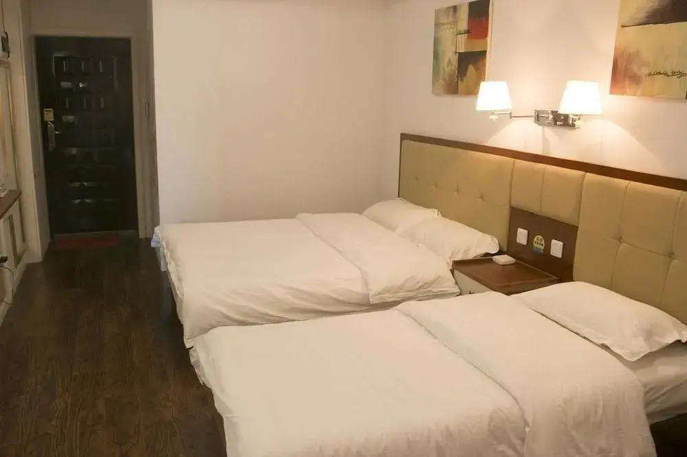 Yiyaju Hotel Apartment Qingdao 7080 Central Square
