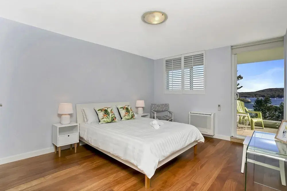 Beautiful 2 Bedroom Apartment Overlooking Manly Wharf - MAN29