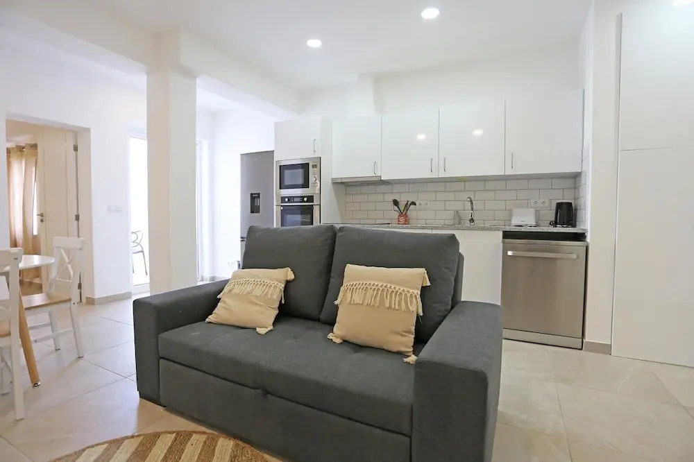 B88 - Mendon a Street Apartment