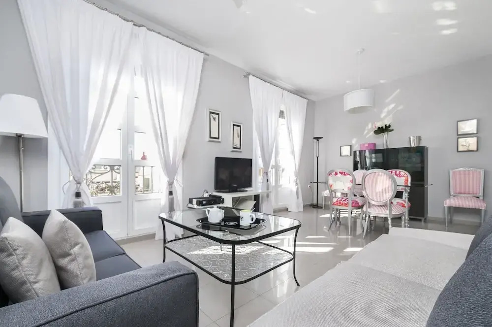 Bright 3 BD Apartment Close to the Real Plaza de la Maestranza. Antonia Diaz