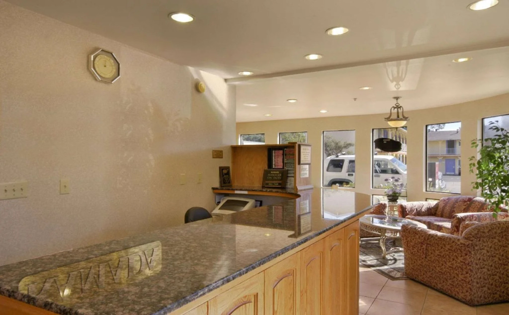 Olive Tree Inn & Suites, a Howard Johnson by Wyndham