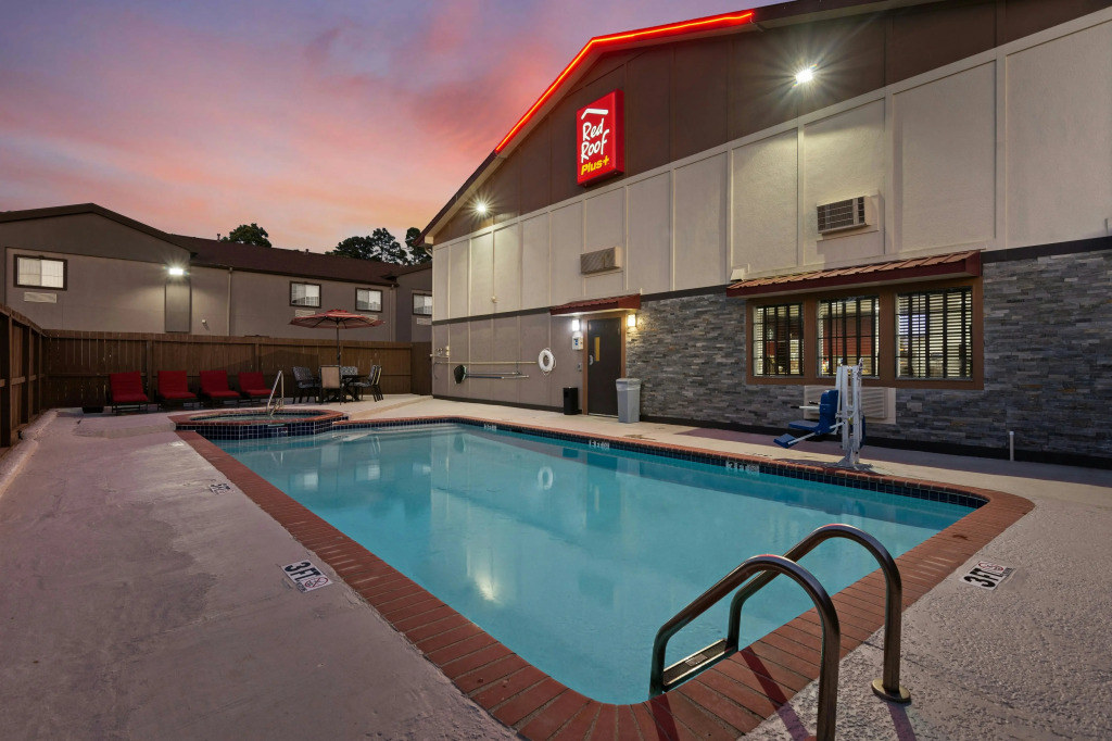Red Roof Inn PLUS+ Huntsville