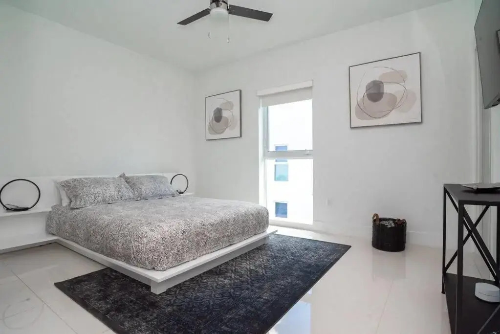 Ocean Front contemporary 3 Bedroom townhouse.