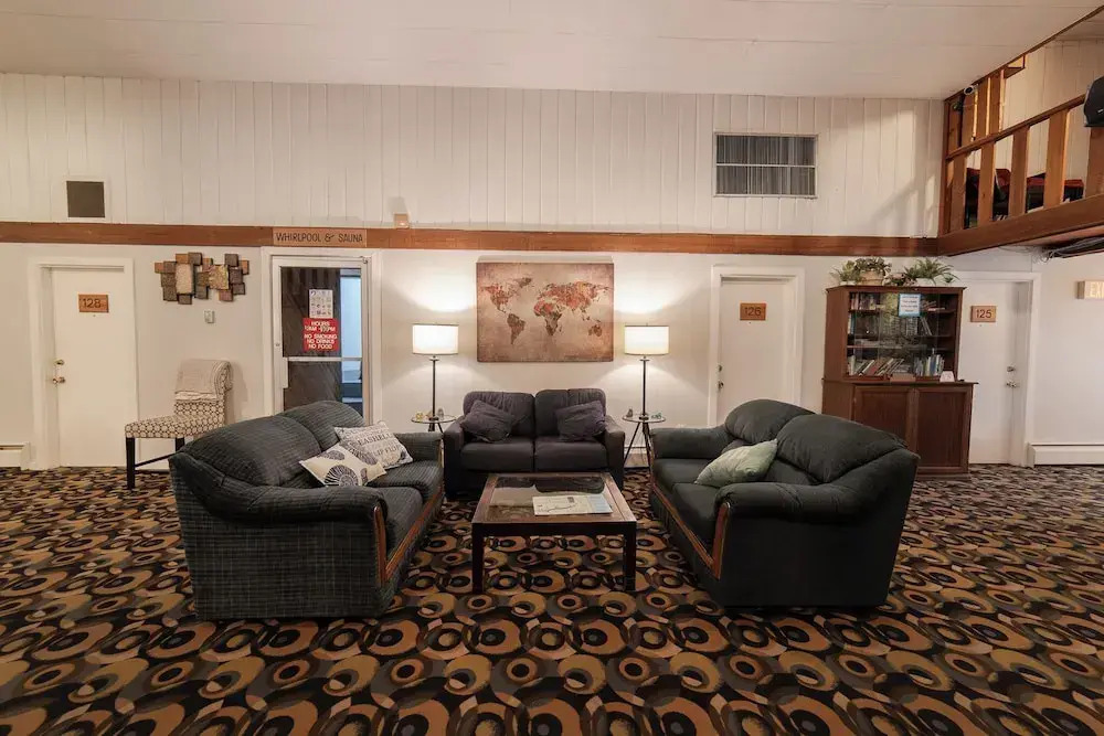Uptowner Hotel